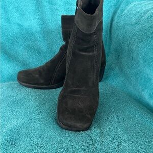 Women's LaCanadienne Black Waterproof Felicia Boots Size 9 Suede Winter Snow